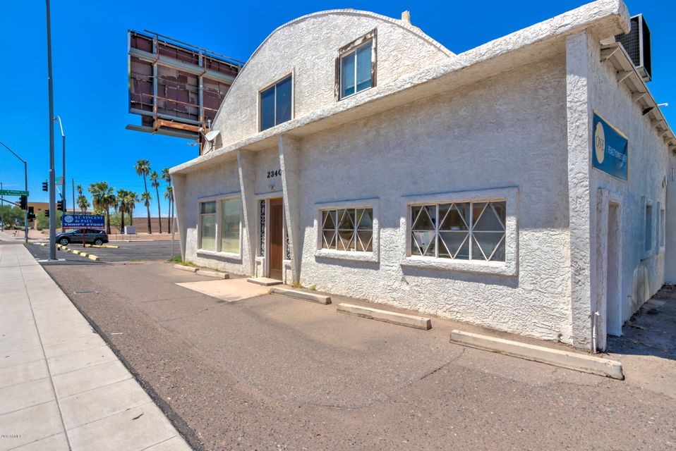 2302 W Main St-1