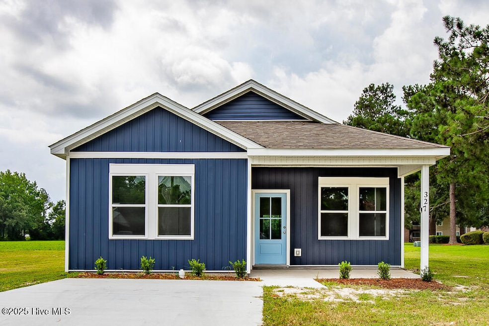 327 Buck Ln, Vanceboro, NC 28586 - photo 1