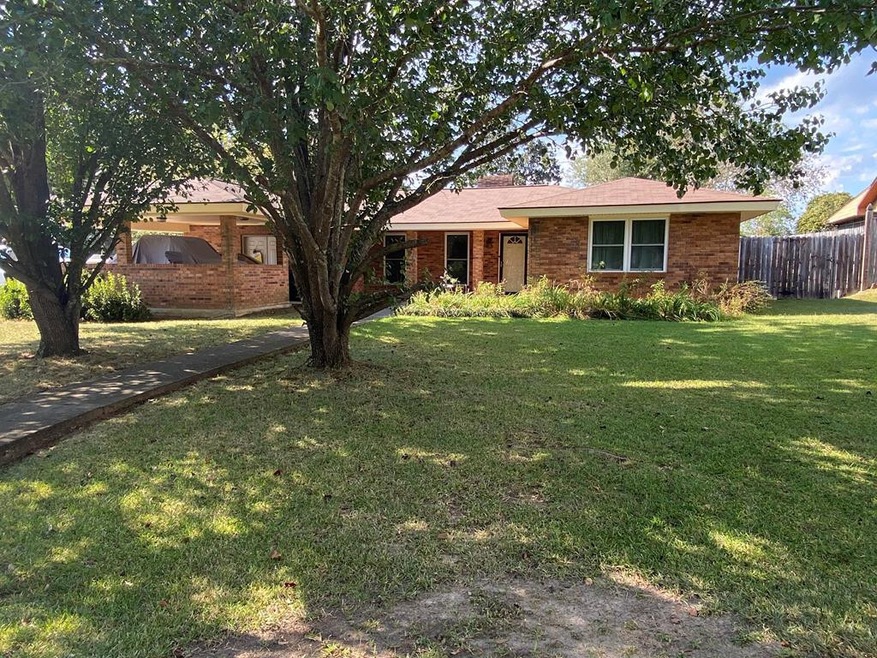 1620 Pope Cir, McComb, MS 39648 - photo 1