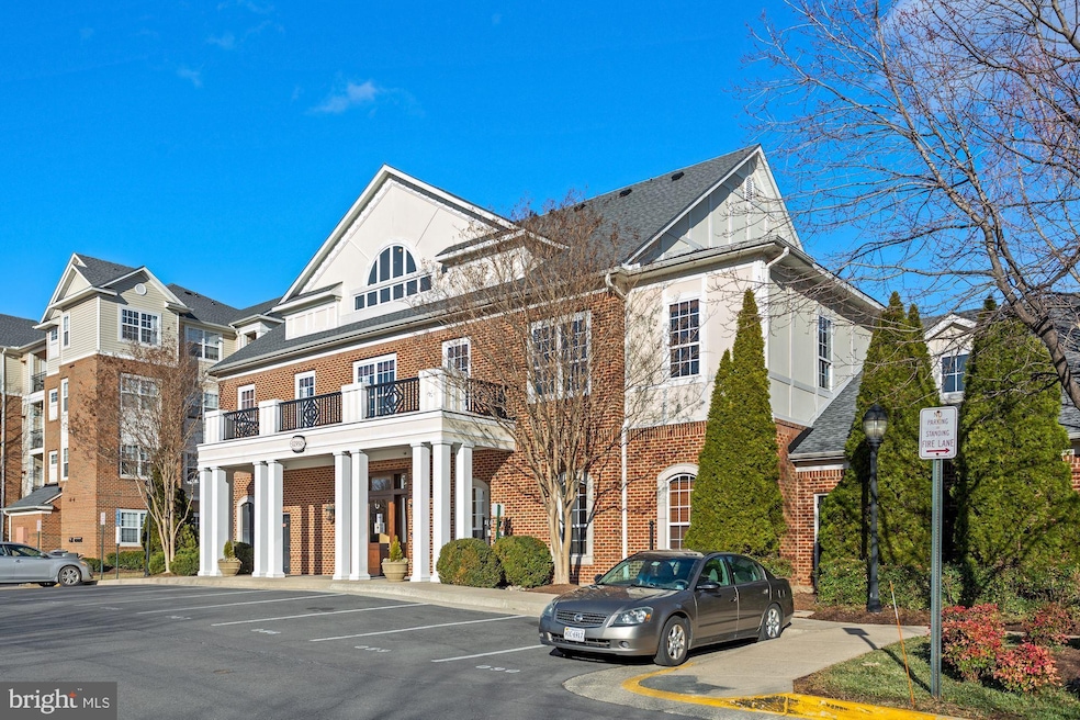 12909 Centre Park Cir unit 104, Oak Hill, VA 20171 - photo 1