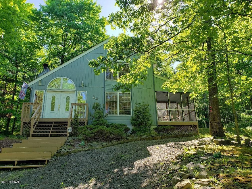 5178 Minks Pond Rd, Bushkill, PA 18324 - photo 1