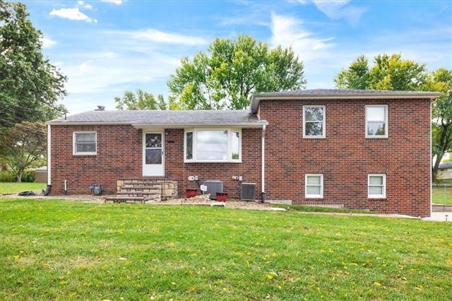 12315 W 51st St, Shawnee, KS 66216 - photo 1