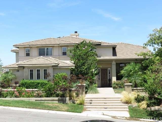 Great Curb Appeal !