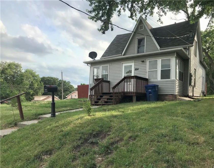954 23rd St, Des Moines, IA 50312 - photo 1
