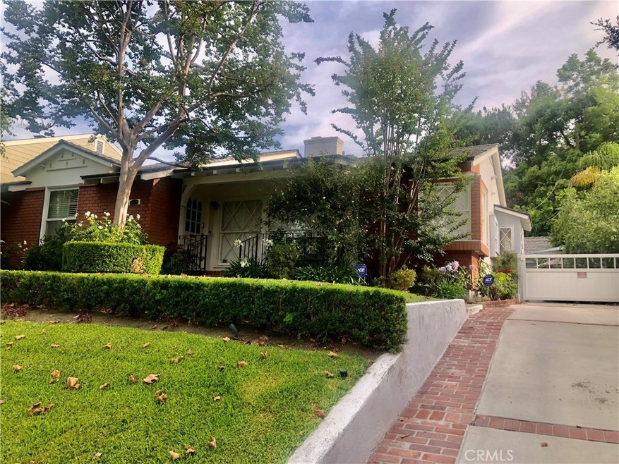 1910 W Parkside Ave, Burbank, CA 91506 - photo 1