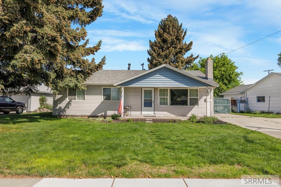 For Sale $330,000 • Co-Listing Agent