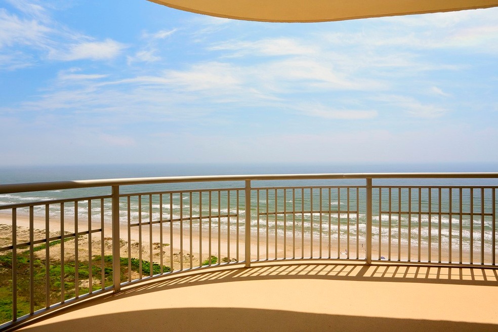 Amazing views from the 19th floor of the sand, sur