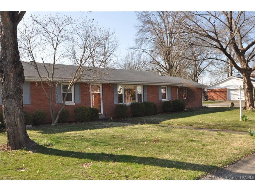 914 Brookwood Dr, New Albany, IN 47150 - photo 1