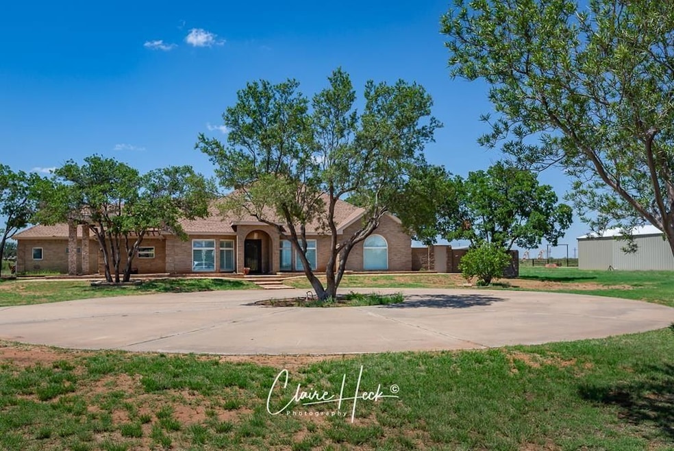 5300 Dumfries Rd, Midland, TX 79707 - photo 1