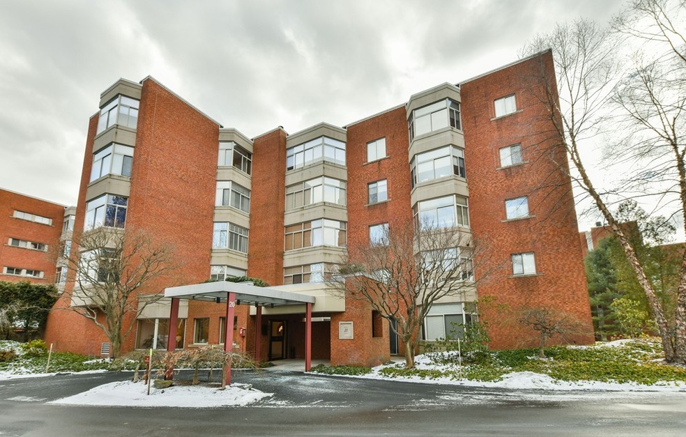 99 Florence St unit 201C, Chestnut Hill, MA 02467 - photo 1