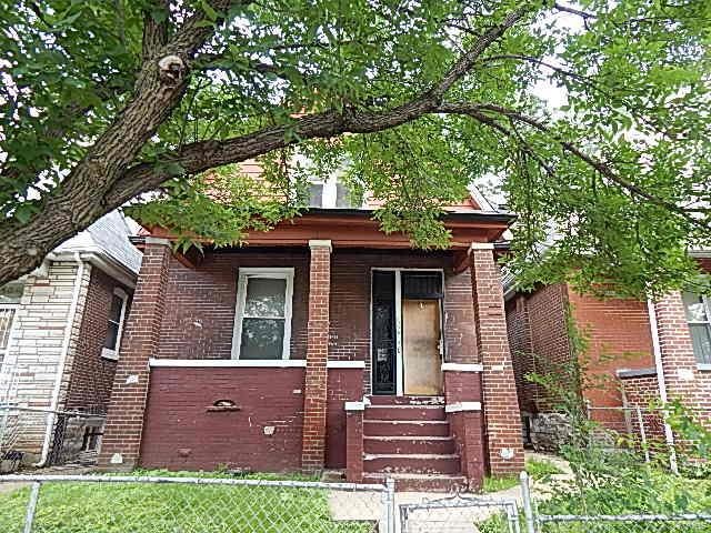 4036 N Taylor Ave, Saint Louis, MO 63115 - photo 1