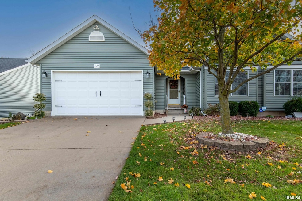 2127 W 59th St, Davenport, IA 52806 - photo 1