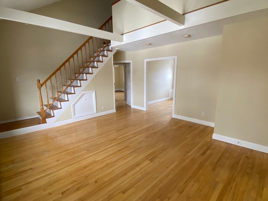 21 Hammond Pond Pkwy unit 4, Chestnut Hill, MA 02467 - photo 1