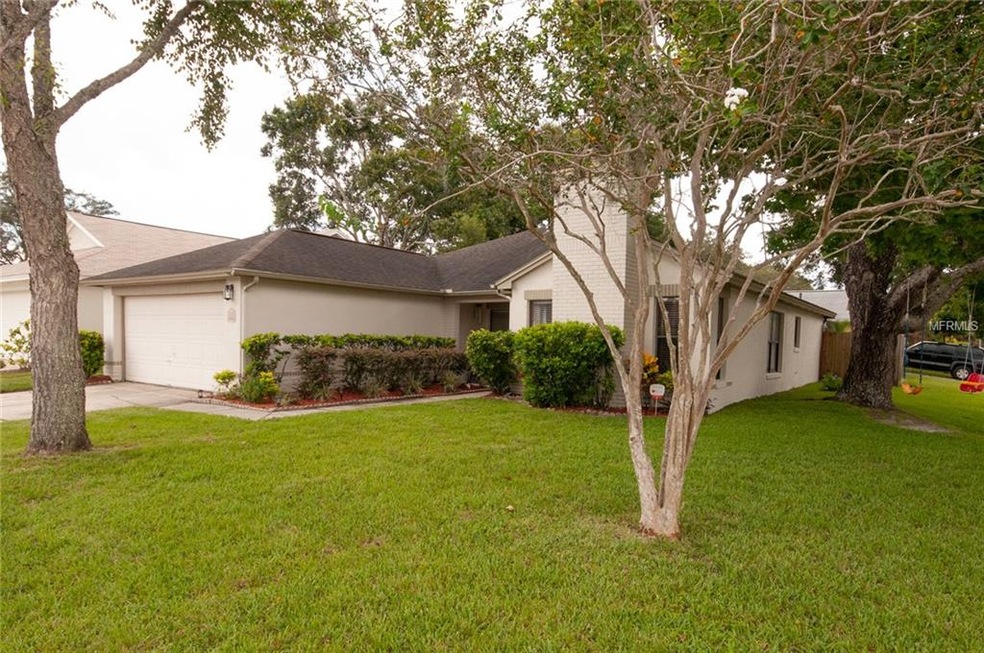 Great Lake Mary home just around the corner from s