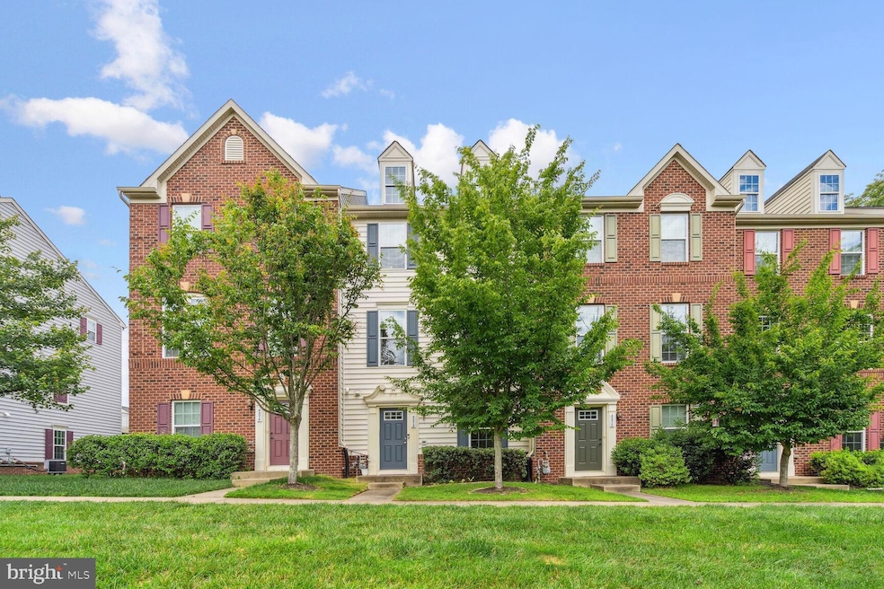 4372 Daisy Reid Ave, Woodbridge, VA 22192 - photo 1