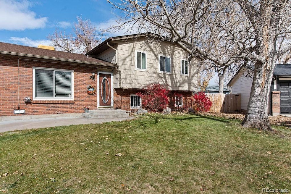 9151 W Temple Place, Littleton, CO 80123 - photo 1