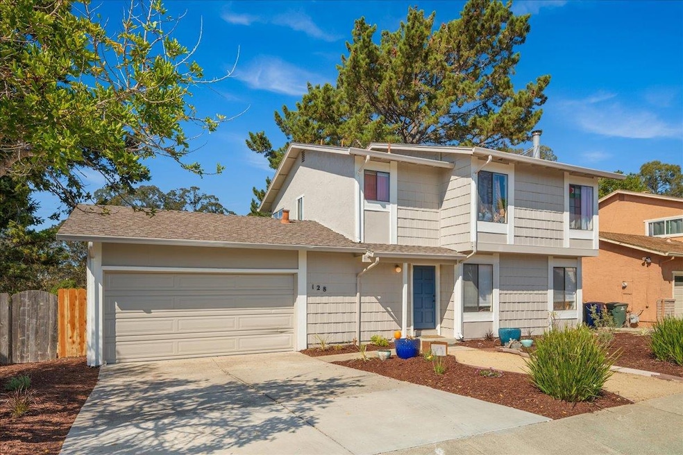 Sold $1,395,000 • Co-Listing Agent