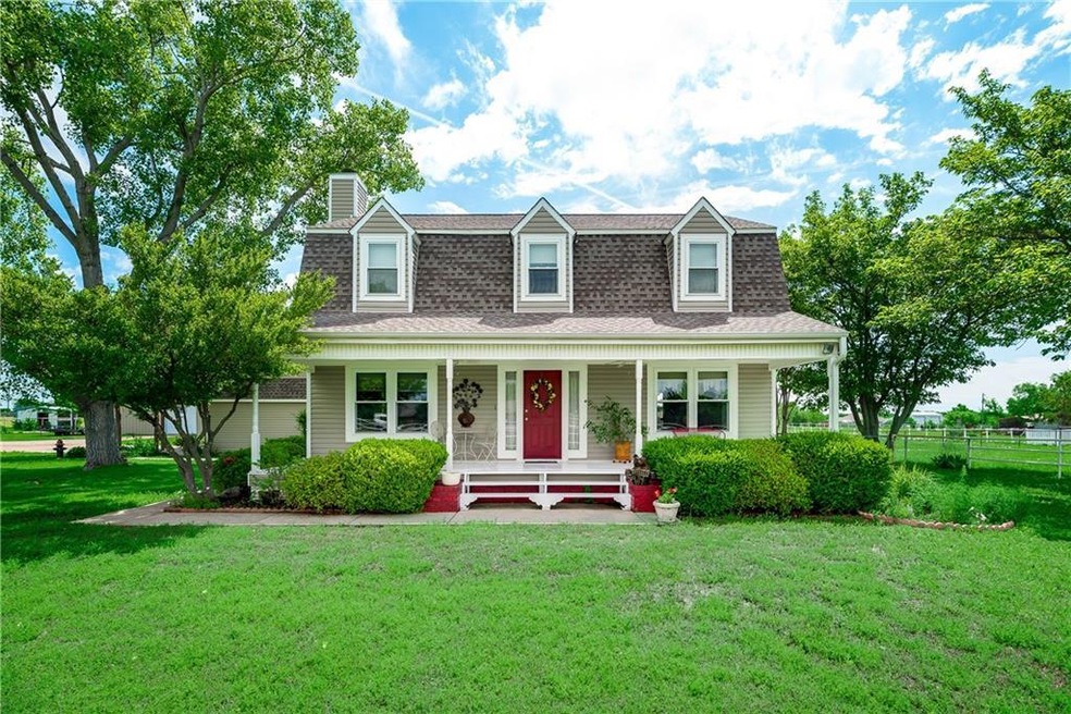 Gorgeous curb appeal
