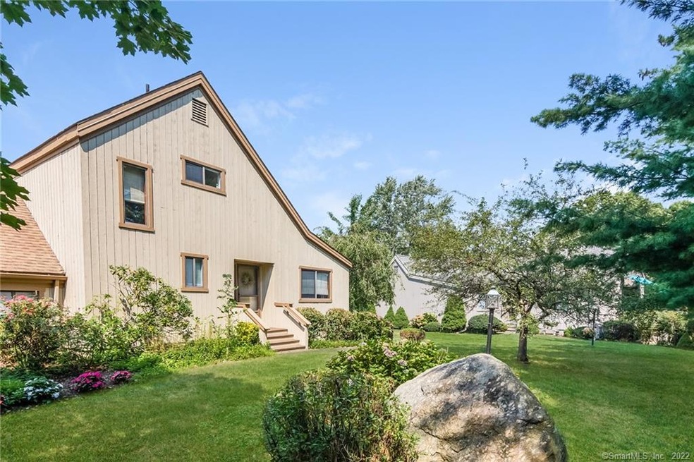 628 Onondaga Ln unit A, Stratford, CT 06614 - photo 1