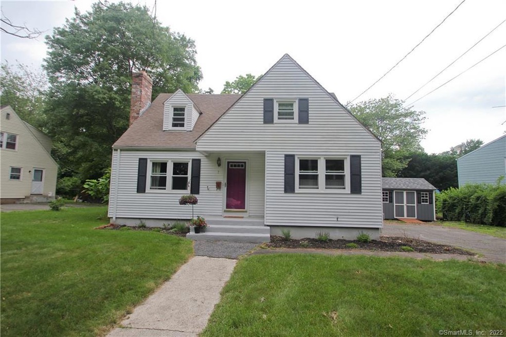 7 Circle Dr, Windsor Locks, CT 06096 - photo 1