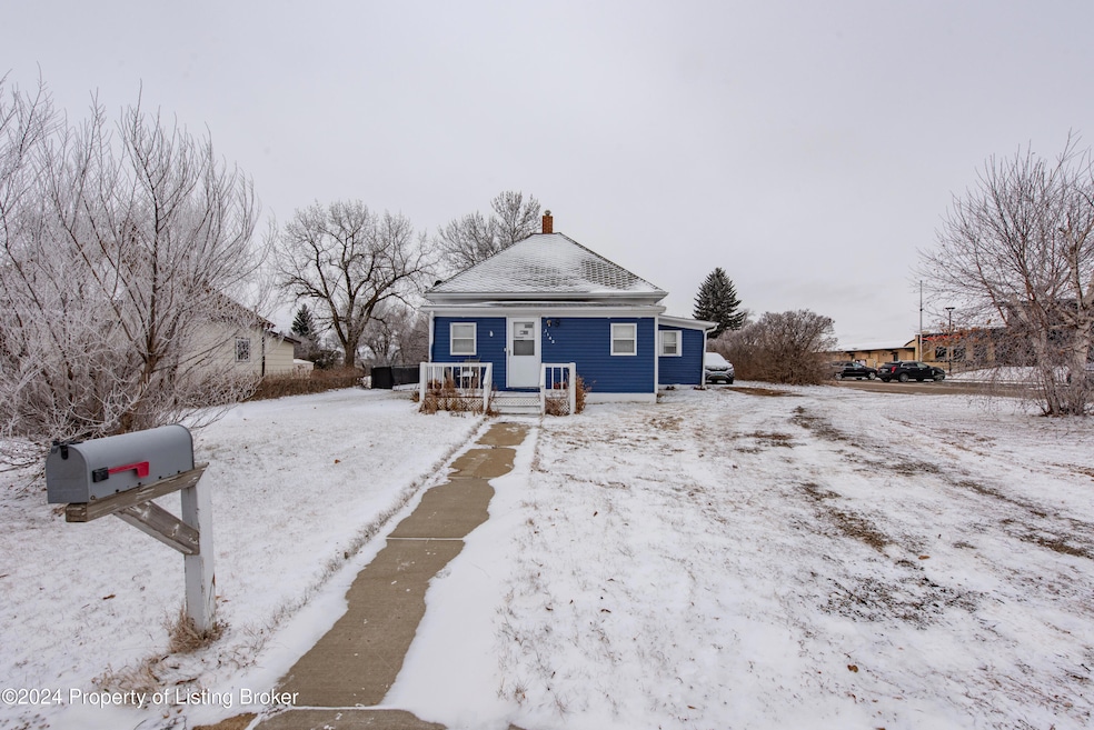 1142 McKenzie Street New England-1