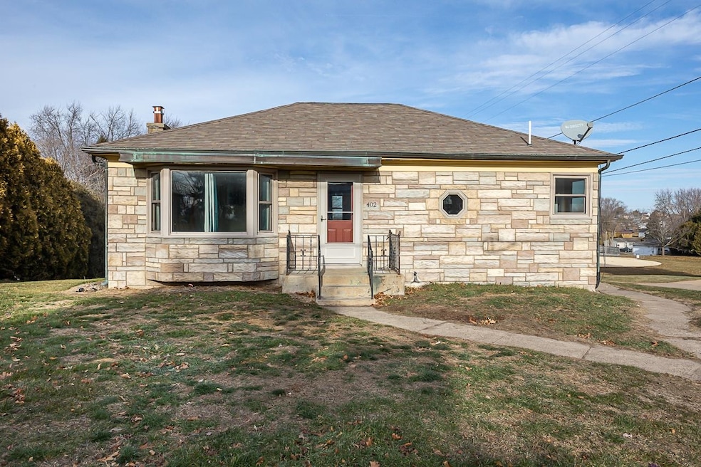 402 W Main St, Epworth, IA 52045 MLS 148567