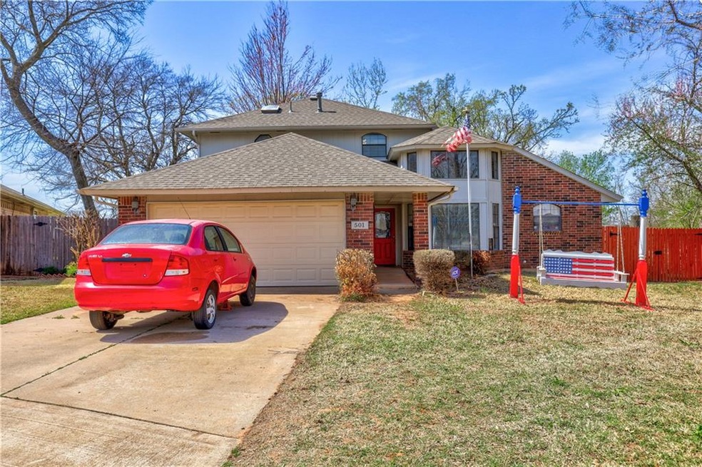 501 Gyrfalcon Dr, Norman, OK 73072 - photo 1