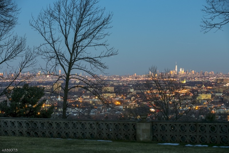 7 Crestview Dr, West Orange, NJ 07052 - photo 1