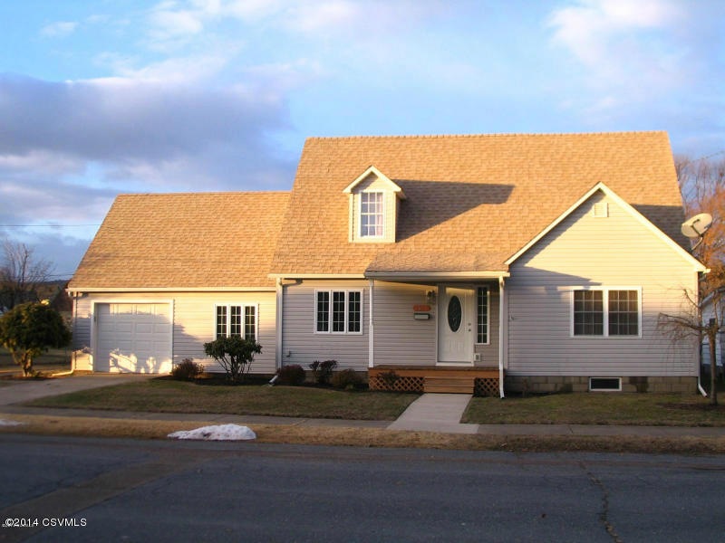 1607 Fairview Ave, Berwick, PA 18603 - photo 1