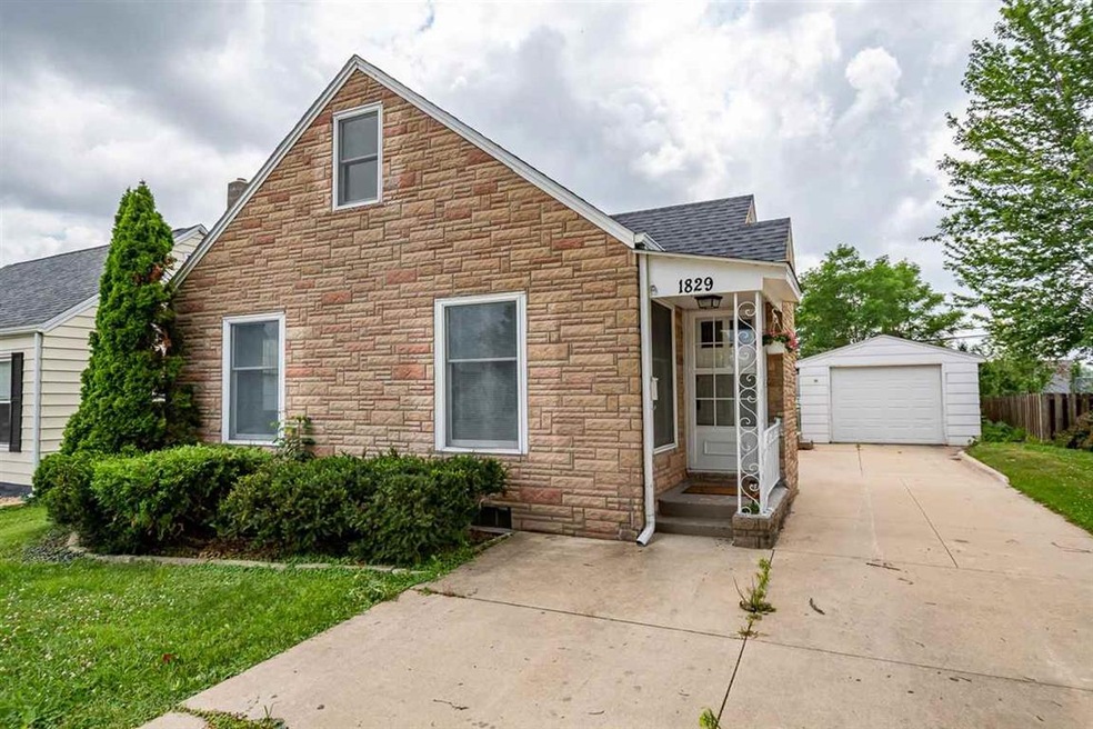 1829 Williams Blvd SW, Cedar Rapids, IA 52404 - photo 1