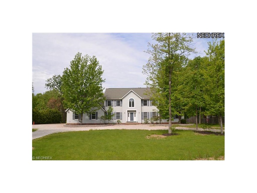 10870 Crestwood Dr, Willoughby, OH 44094 - photo 1