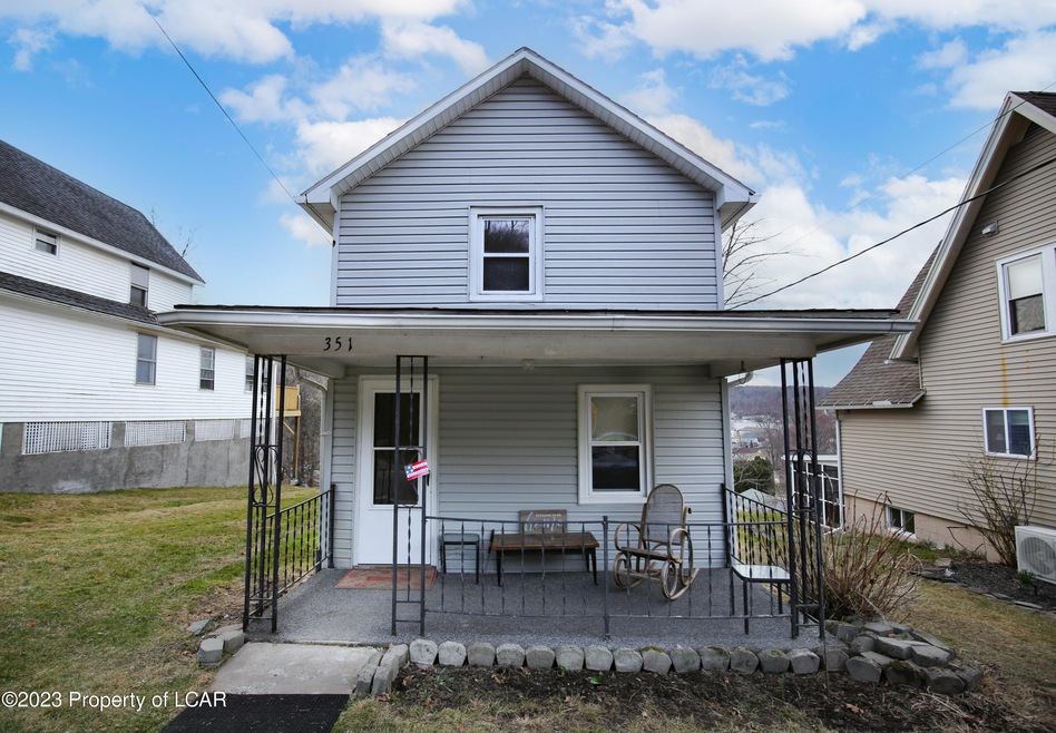 275 Ridge Ave, Dallas, PA 18612 - photo 1