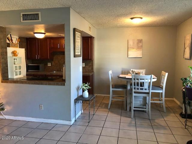 Kitchen dining