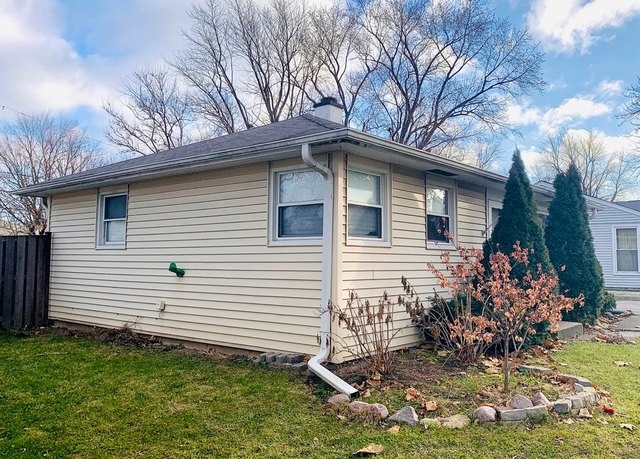 3200 Thrush Ln, Rolling Meadows, IL 60008 - photo 1