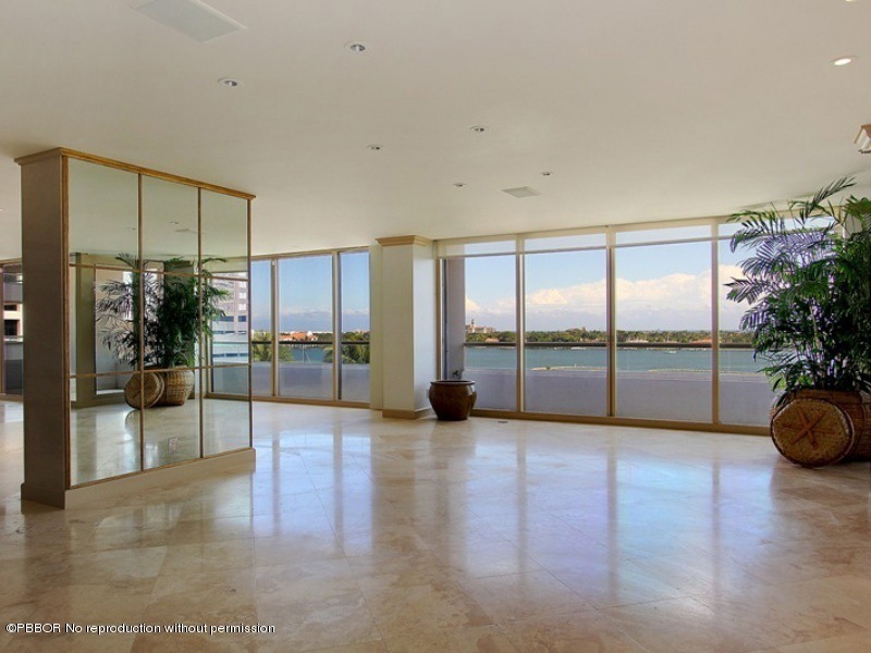 Dining Room (Water Views)