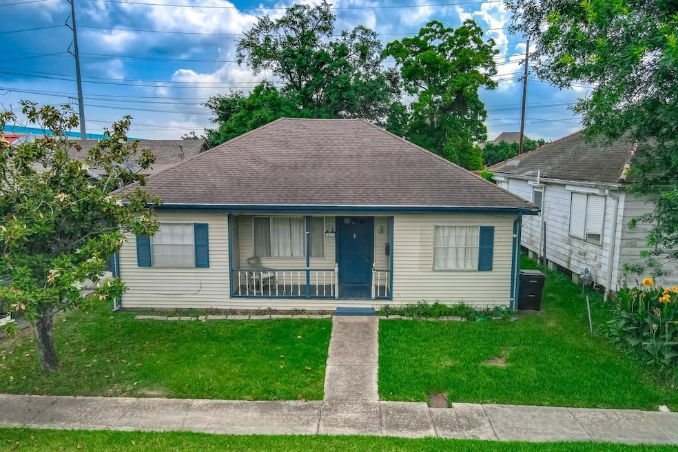 917 Hickory Ave, Harahan, LA 70123 - photo 1