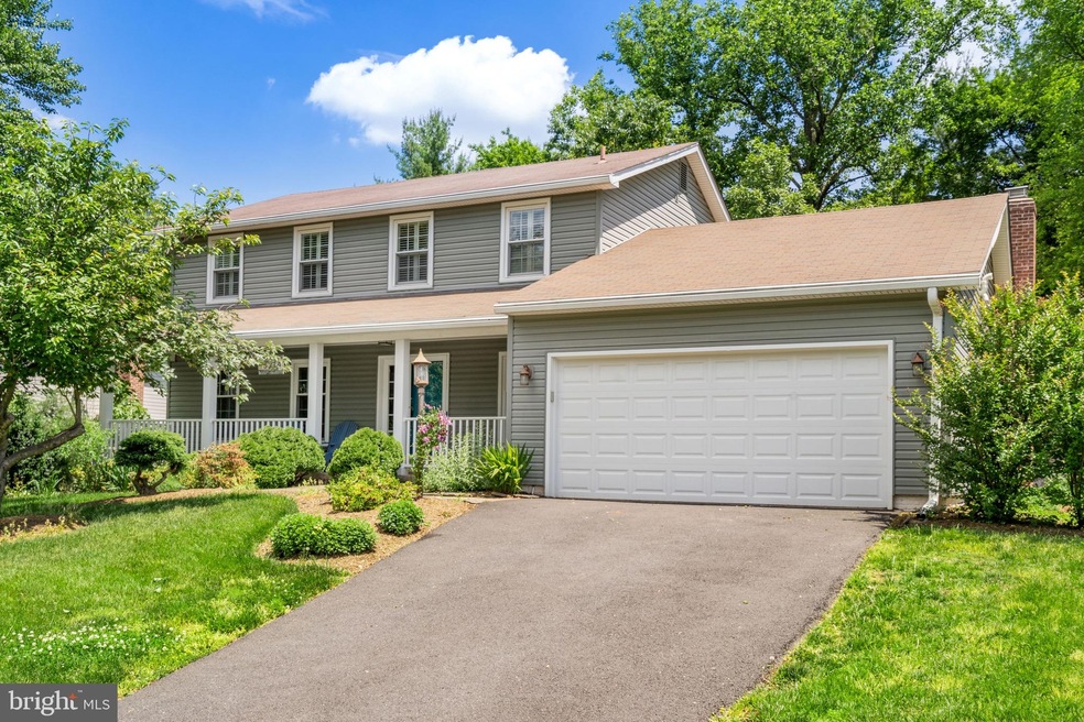 13214 Coralberry Dr, Fairfax, VA 22033 - photo 1