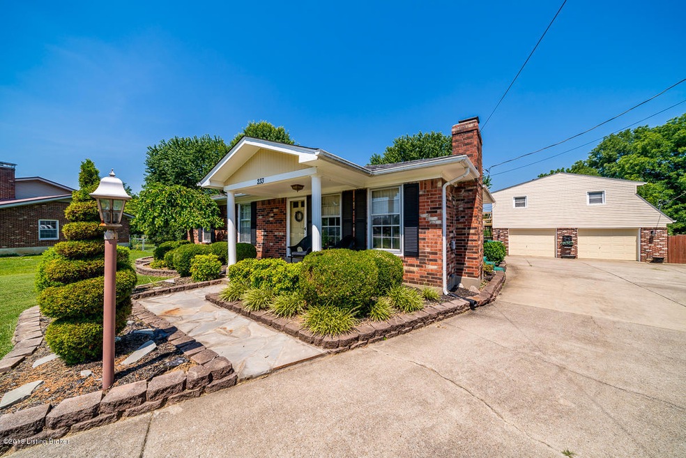 233 Shelley Ct, Mount Washington, KY 40047 - photo 1