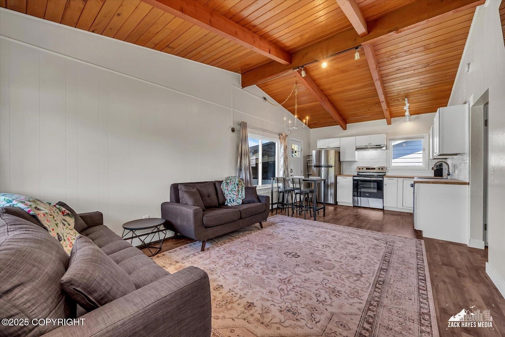 601 Vine Ave unit 601, Anchorage, AK 99501 - photo 1