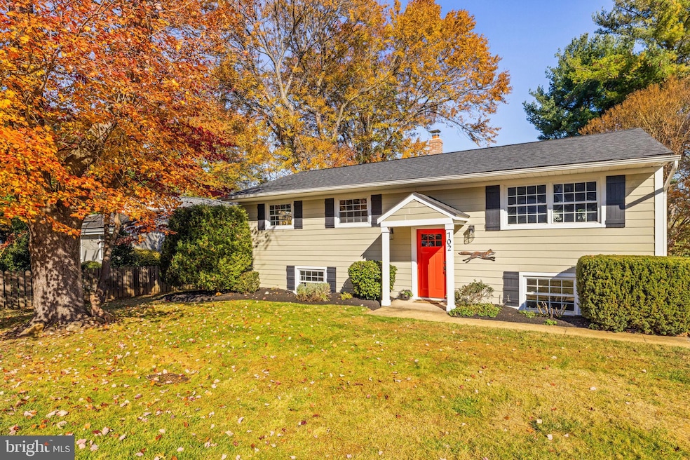 Under Contract $899,000