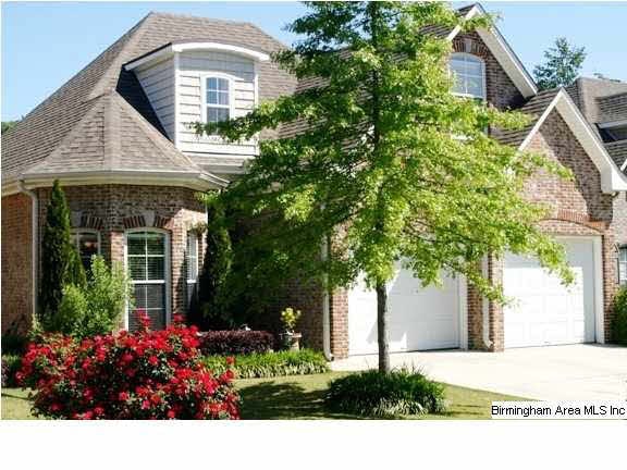 MUST SEE TO BELIEVE THE SPACE!!!  4 BEDROOMS...3 o