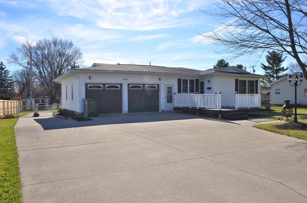 919 Collins Ave, Marysville, OH 43040 - photo 1