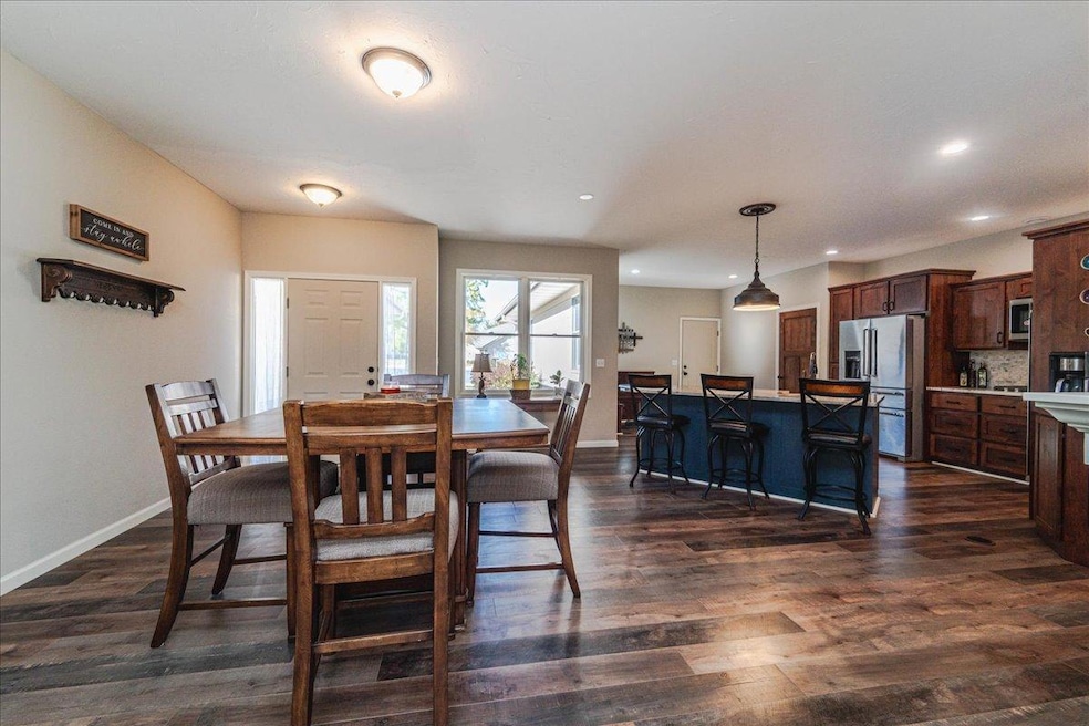 303 Fiddler Ct SE, New Prague, MN 56071 - photo 1