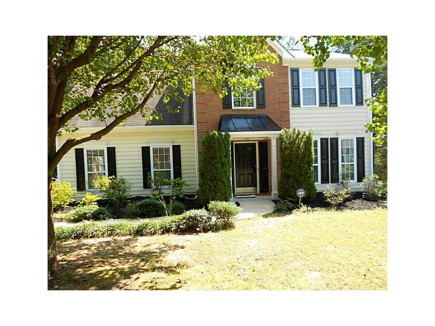Exterior Front. Warm traditional 2 story home - fr