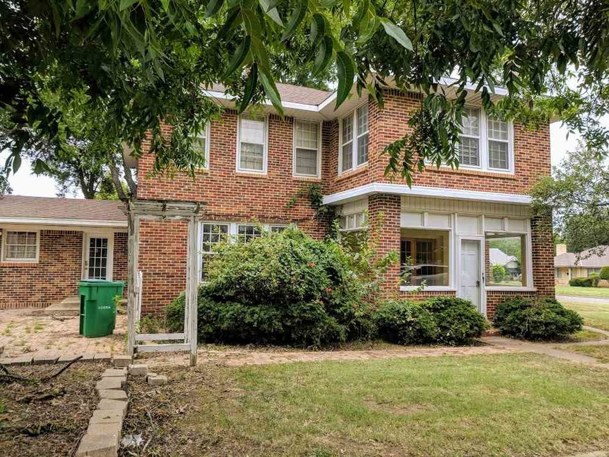 806 W Hickory Ave, Duncan, OK 73533 - photo 1