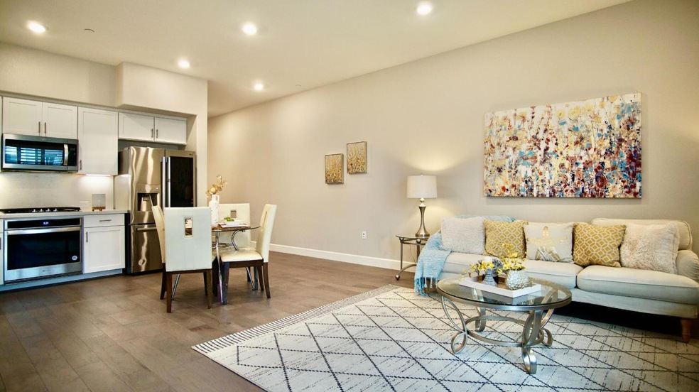 338 Llano de Los Robles Ave unit 3, San Jose, CA 95136 - photo 1