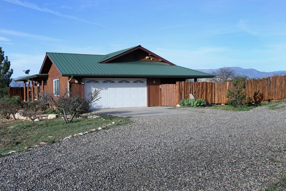 640 N Soaring Hawk Ln, Cornville, AZ 86325 - photo 1