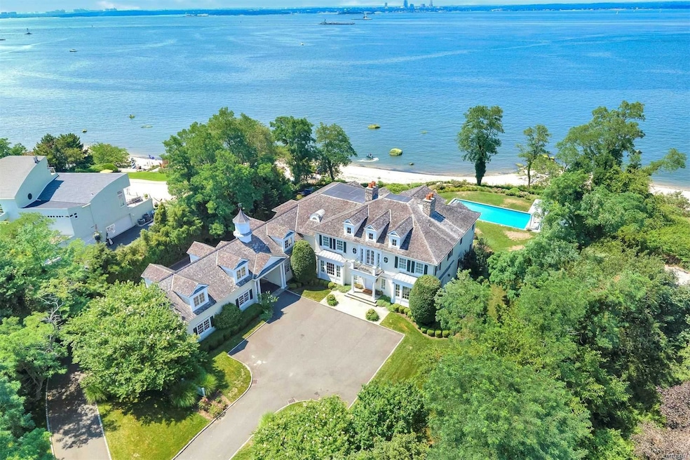 26 Hoffstot Ln, Port Washington, NY 11050 - photo 1