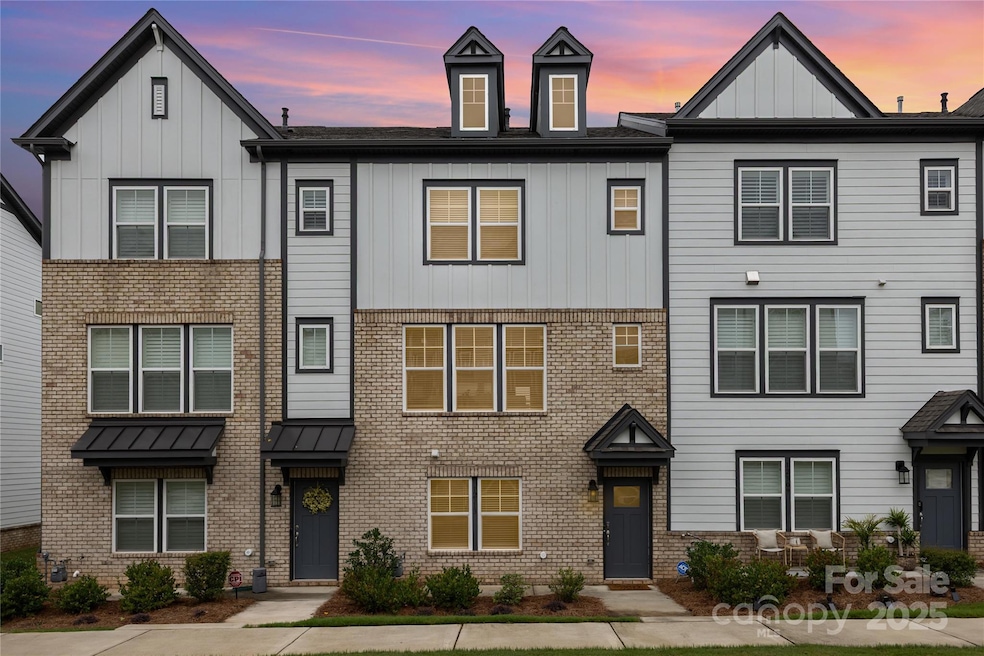 Sold $517,500 • Co-Listing Agent