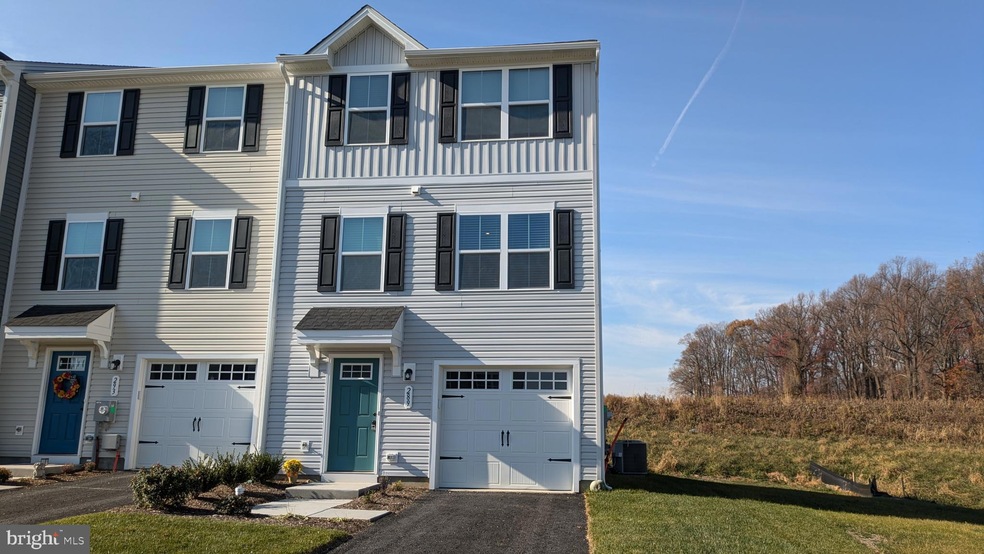 289 Hamilton Ln, Valley Township, PA 19320 - photo 1